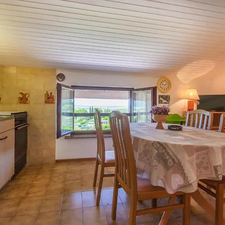 2 Bedroom Cozy In Apartamento