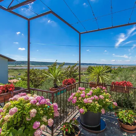 2 Bedroom Cozy In Sečovlje