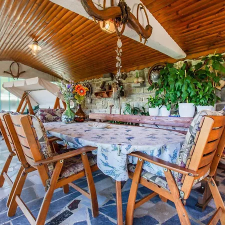 2 Bedroom Cozy In