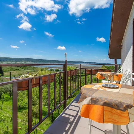 2 Bedroom Cozy In Daire