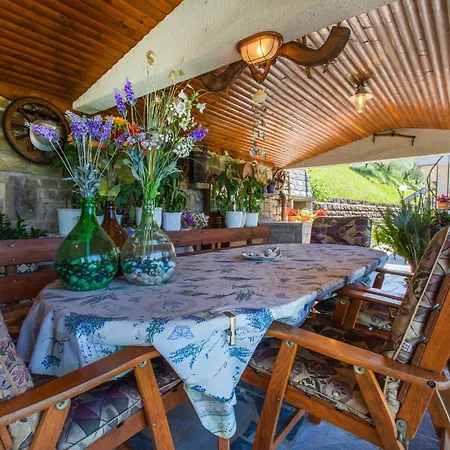 2 Bedroom Cozy In